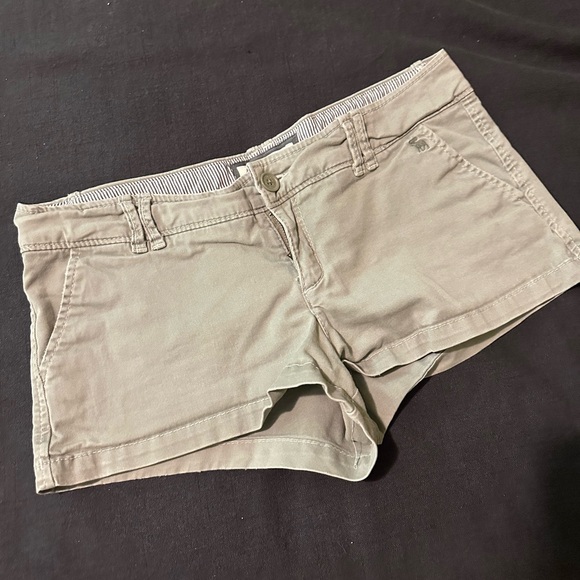Abercrombie & Fitch Women's shorts - Picture 1 of 4
